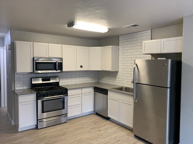 Foto del edificio - 508 Coal Ave SE