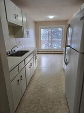 Building Photo - 4507-244 44 Ave