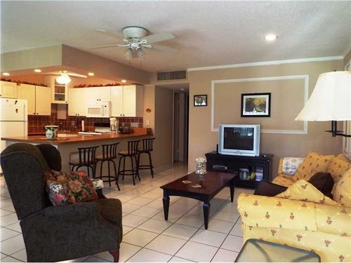 Foto del edificio - 2455 NE 51st St