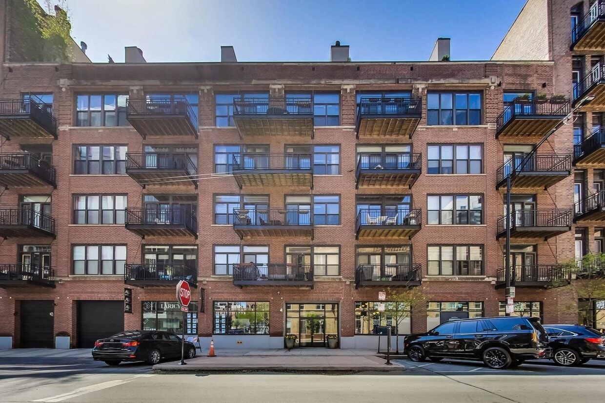 Primary Photo - 375 W Erie St