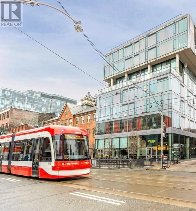 Building Photo - 461 Adelaide St W