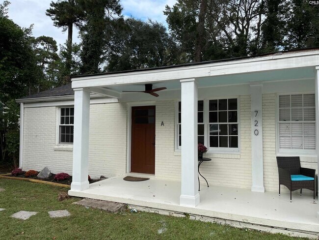 Foto del edificio - 720 Deerwood St
