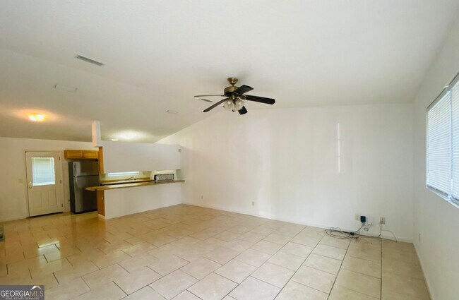 Foto del edificio - 240 W Dawson Ave