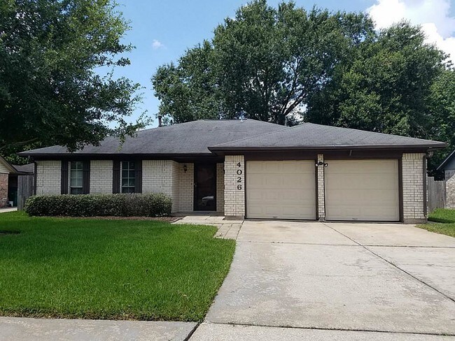 Building Photo - 4026 Willowview Dr