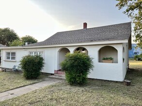Building Photo - 1144 E Haskell St