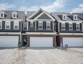 Building Photo - 2247 Horseshoe Cir