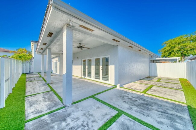 Foto del edificio - 14803 NW 87th Pl
