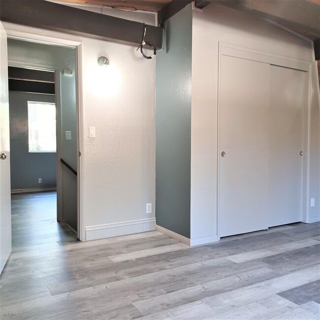 Building Photo - 817 W Rainbow Blvd