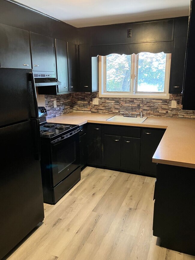 Foto del edificio - 808 Northway St