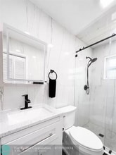 Building Photo - 5140 NE 3rd Ave