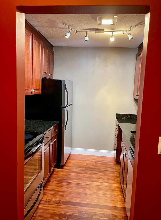 106 Eastern Ave Unit 301, Manchester, NH 03104 Condo for Rent in Manchester, NH