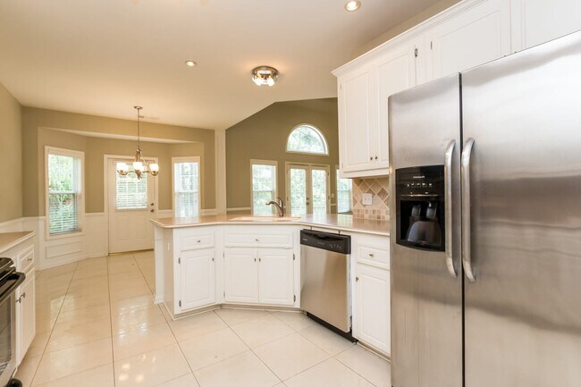 Building Photo - 2070 Township Dr