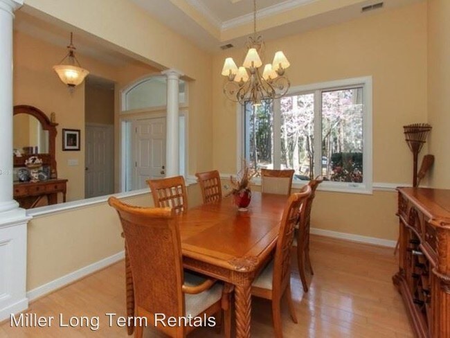 Building Photo - 3 br, 3 bath House - 122 Summerton Drive