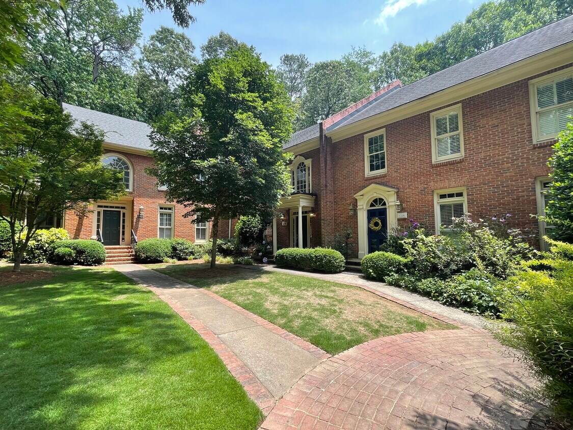 1230 Glendeven Ct NW, Atlanta, GA 30318 Townhome Rentals in Atlanta