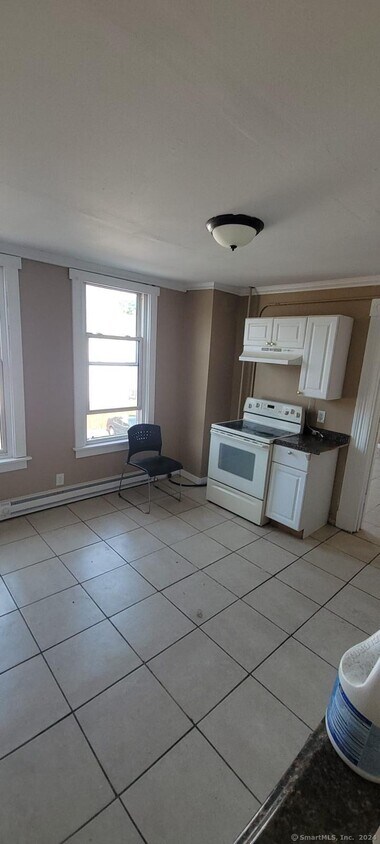 Primary Photo - 1308 E Main St