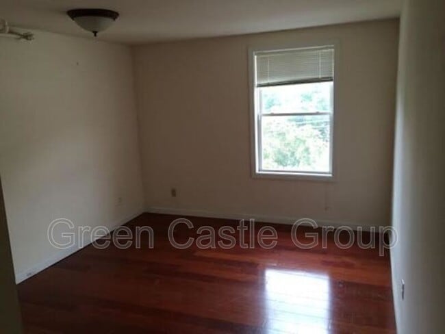 Building Photo - 361 Pearl St