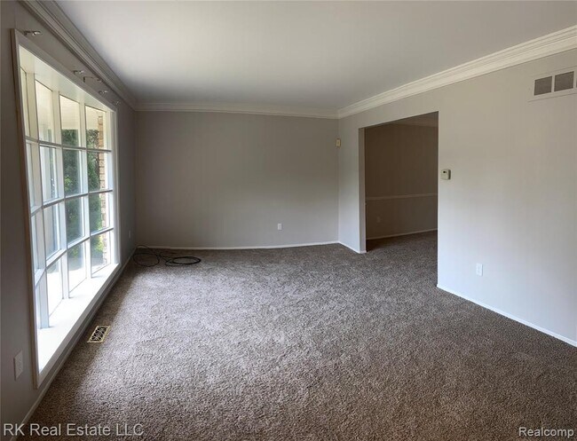 Building Photo - 494 Rolling Green Cir S