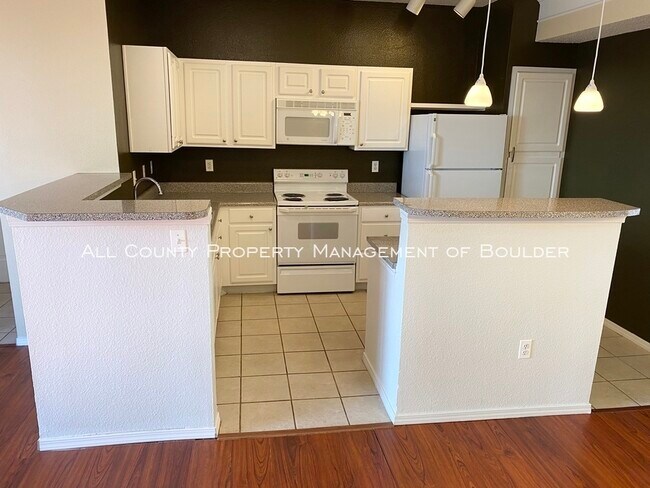 Foto del edificio - Spacious One Bedroom with Great Amenities
