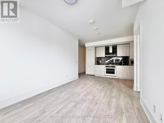 Photo du bâtiment - 115 Denison Ave