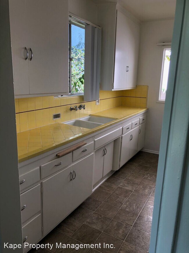 Foto del edificio - 1253 N Laurel Ave