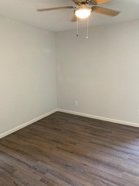 Building Photo - Stunning 2 bedroom 2 bathroom fully remodeled