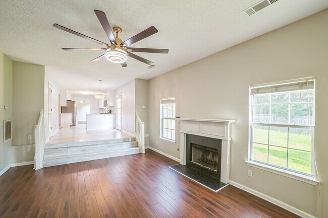 Foto del edificio - Spacious 5BR House in Fairburn