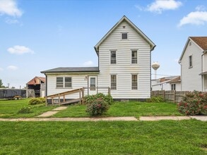 Building Photo - 305 N Holcomb Ave