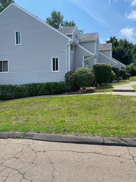 Building Photo - 4 Daisy Dr