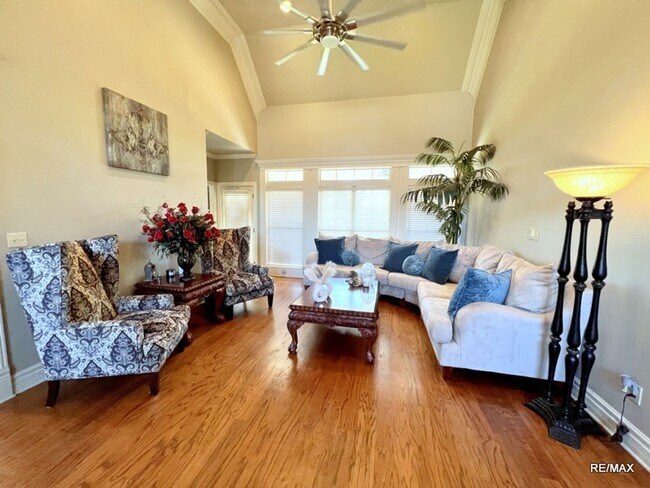 Building Photo - Stunning Stonebridge Home