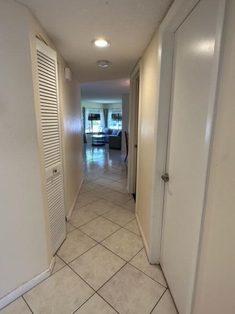 Foto del edificio - 5040 Rose Hill Dr