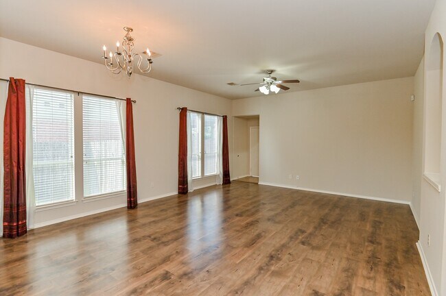 Foto del edificio - 2106 Castle Gardens Ln