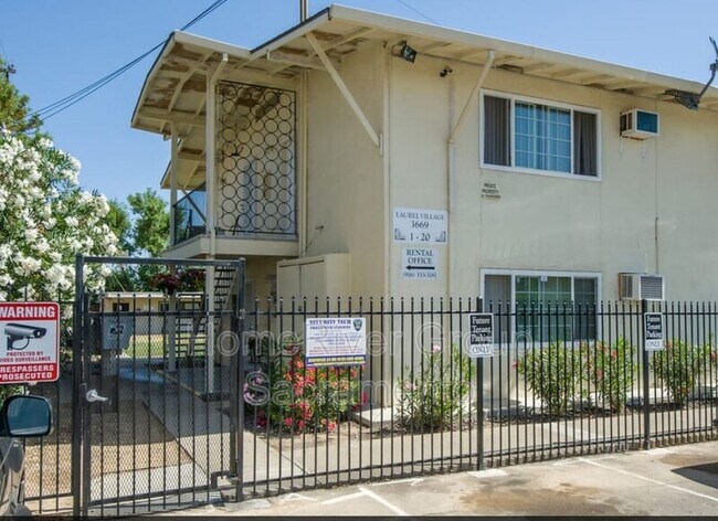 Foto del edificio - 3689 Myrtle Ave