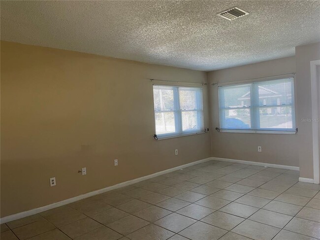 Building Photo - 86 Ferndale Ln