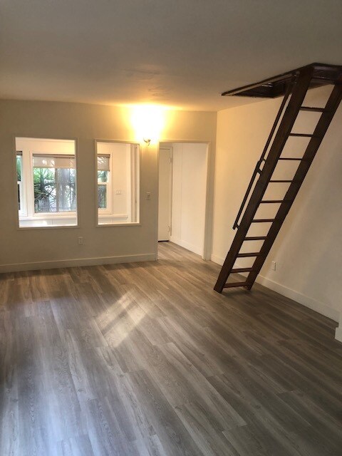 Foto principal - 55 Ozone Ave