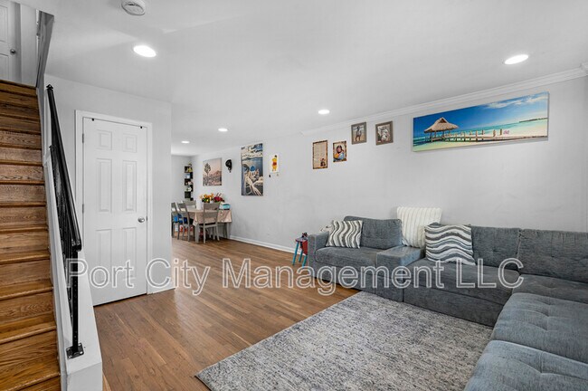 Foto del edificio - 944 Dalton Ave
