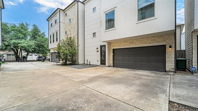 Building Photo - 5311 Kiam St