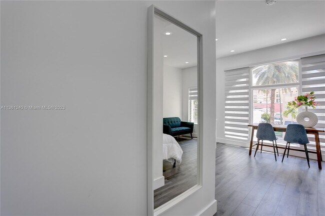 Building Photo - 2314 Ponce de Leon