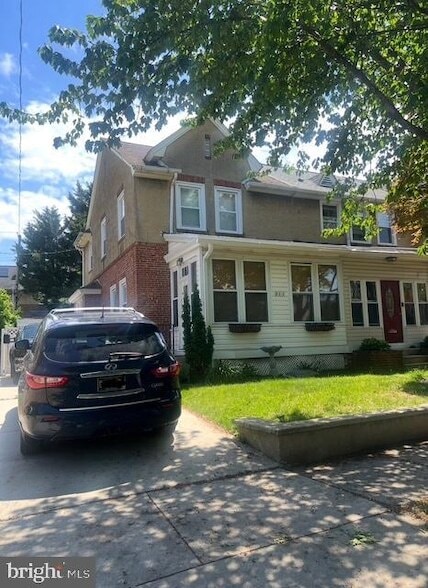 Building Photo - 214 Geddes St