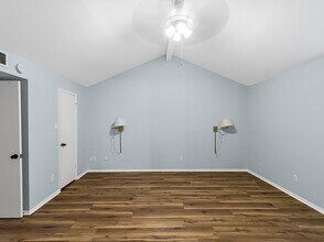 Building Photo - 2568 Bering Dr