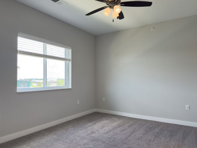 Interior Photo - The Landing at Legends | Specials Available