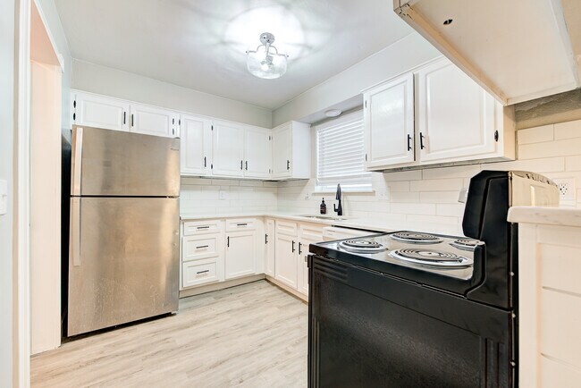 Foto del edificio - 6804 Lancer Ln