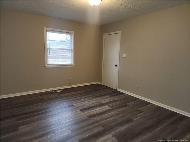 Building Photo - 318 Longhorn Dr