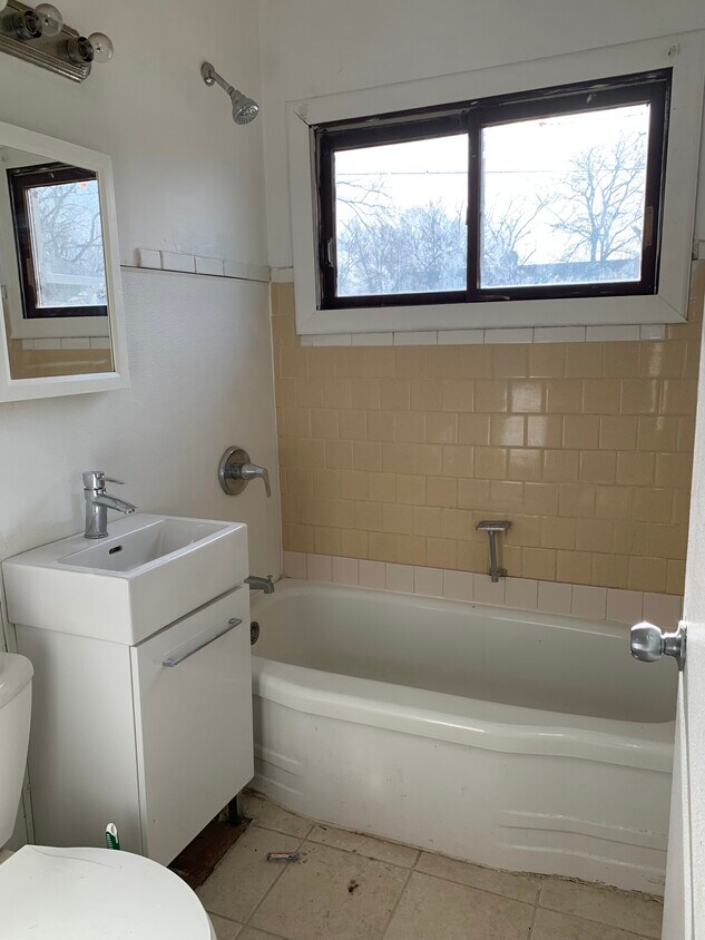 Primary Photo - 2633 E 21st Pl