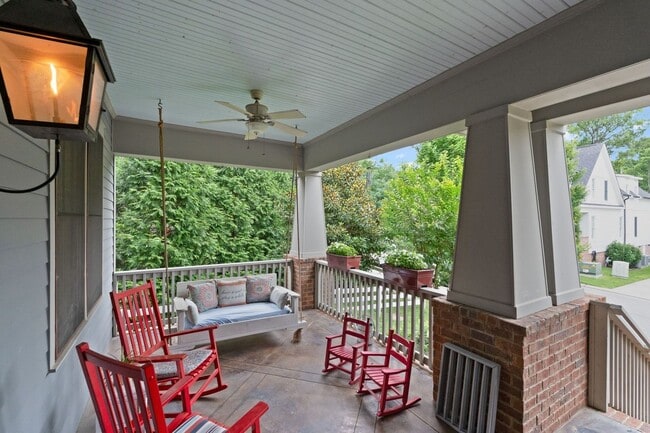 Foto del edificio - 4-Bed/3.5-Bath Charmer near Historic Downtown Franklin