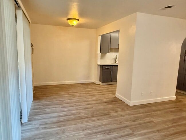 Foto del edificio - SANTA CLARA - Remodeled unit with patio, two parking spaces, community pool