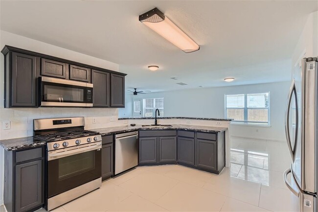 Building Photo - 1035 San Antonio Ct