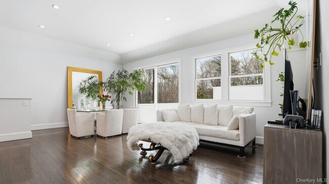 Foto del edificio - 420 Maple Ave S