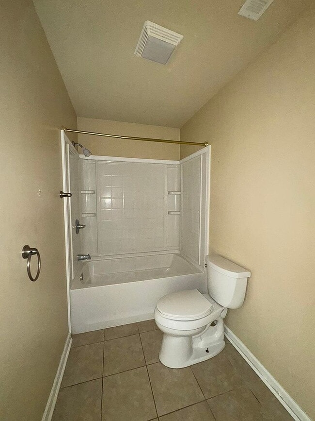 Building Photo - Single Family Home For Rent