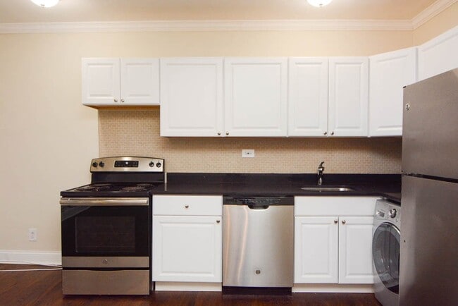 Building Photo - 3345 N Marshfield