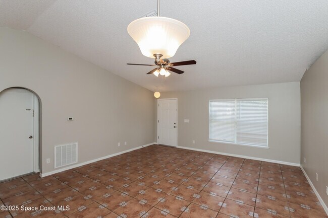 Foto del edificio - 285 Hearth St SW